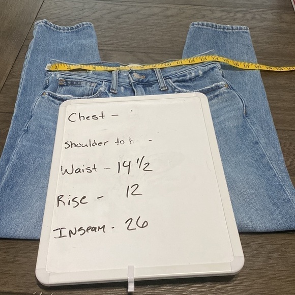 NWOT Madewell Jeans The Momjean in Melva Wash | Size 25 - Picture 4 of 16